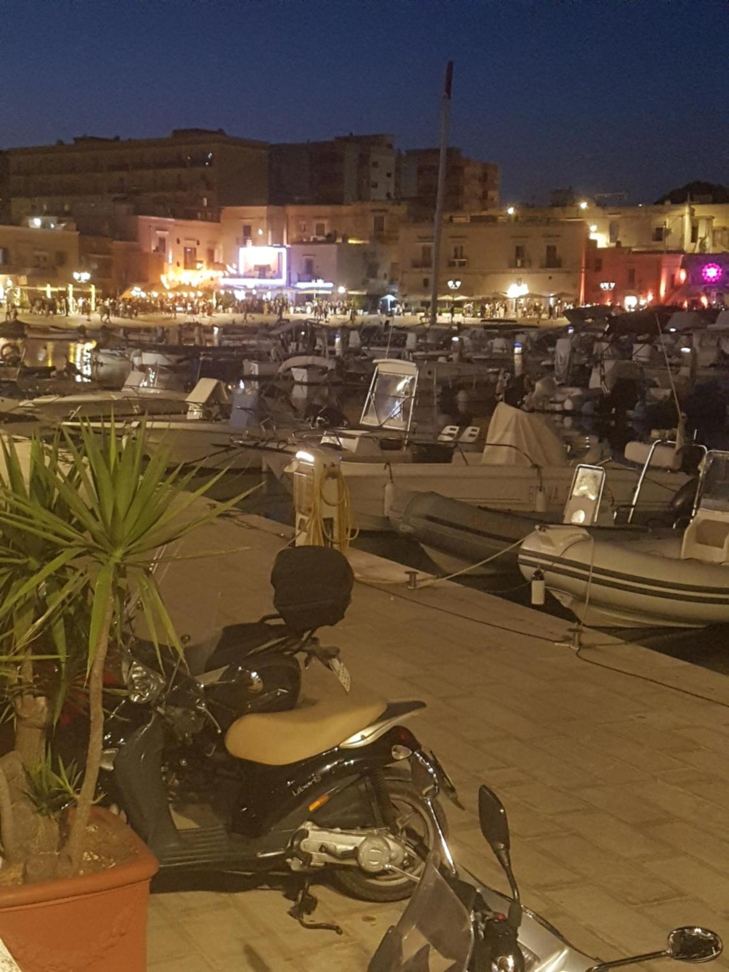 Affittacamere Il Labirinto Bisceglie Exterior foto